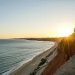 Falesia Cliff Apartment By The Portuguese Butler